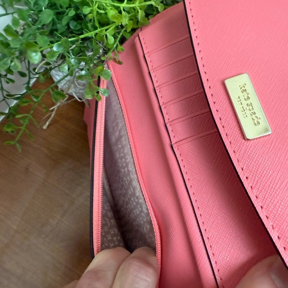 KATE SPADE Pink  Xbody Phone Purse Winni Wakefield Lane Wallet R/$199 EUC - Picture 8 of 10